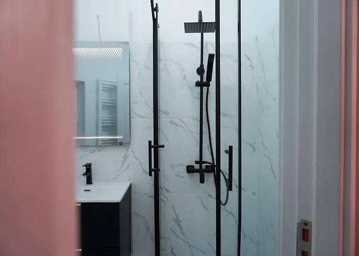 Good Vibe 2 Bdr Ap In Downtown Daire